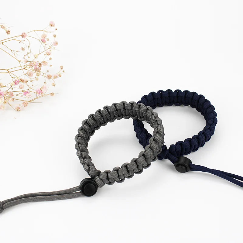 Adjustable Men Women Survival Emergency Bracelet Paracord Bracelet Weaving Wristband for Camping Hiking Outdoor Tool Accessories